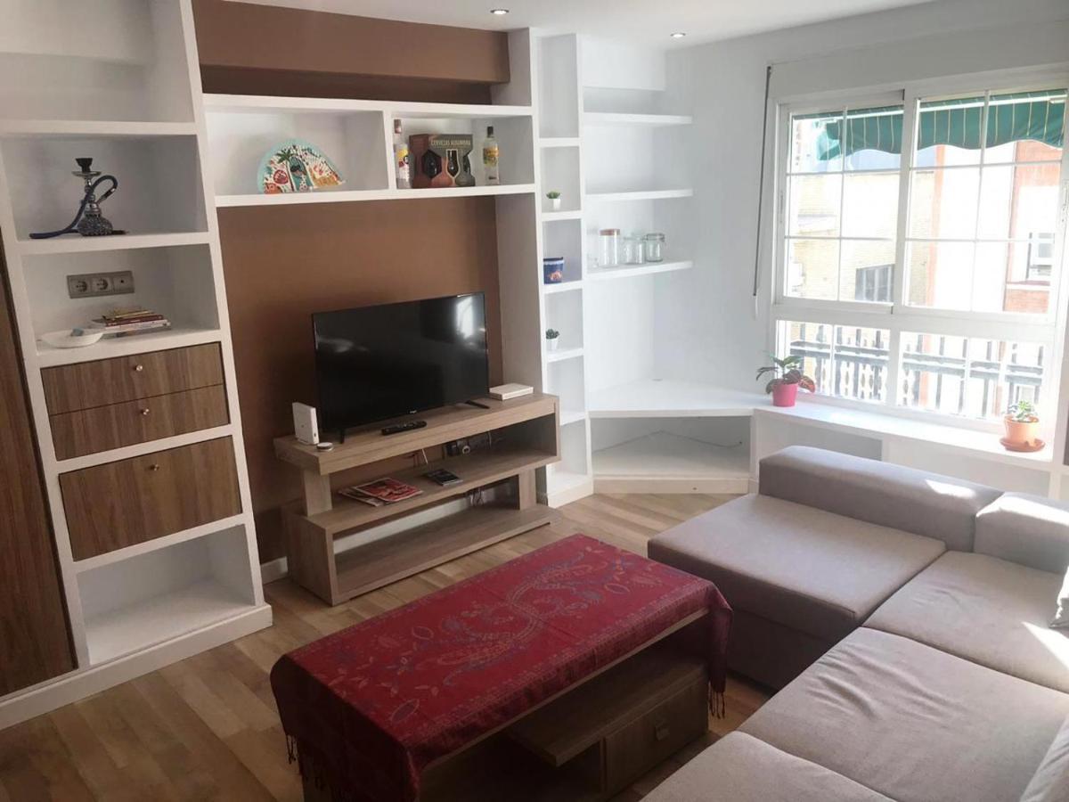Malaga Centro - La Trinidad Apartment Bagian luar foto