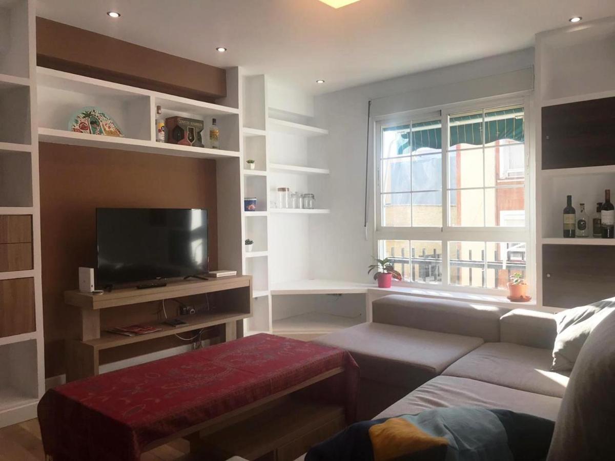 Malaga Centro - La Trinidad Apartment Bagian luar foto